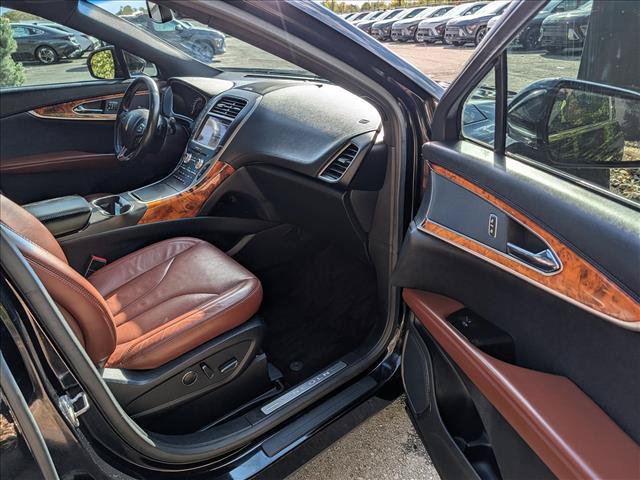 Used 2016 Lincoln MKX Reserve w/ Climate Package FWD image 11
