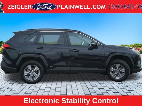 Used 2023 Toyota RAV4 LE AWD/4WD image 6
