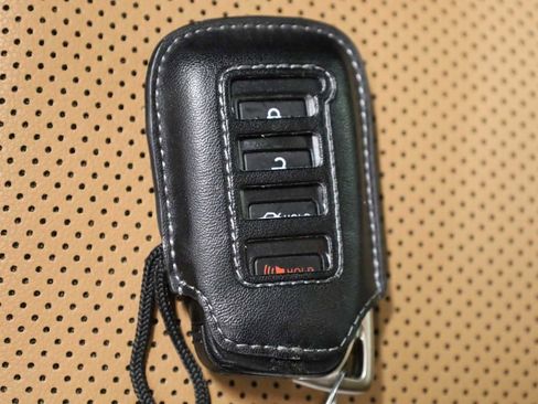 Used 2016 Lexus IS 200t image 40