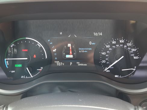 Used 2025 Toyota Sienna XLE FWD image 28