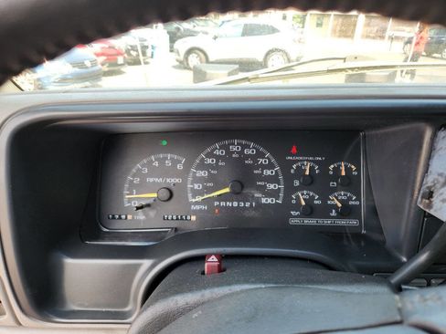 Used 1999 Chevrolet Suburban 4WD w/ Preferred Equipment Group 2 image 21