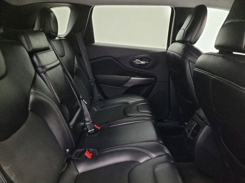 Used 2019 Jeep Cherokee Latitude Plus w/ Comfort/Convenience Group image 19