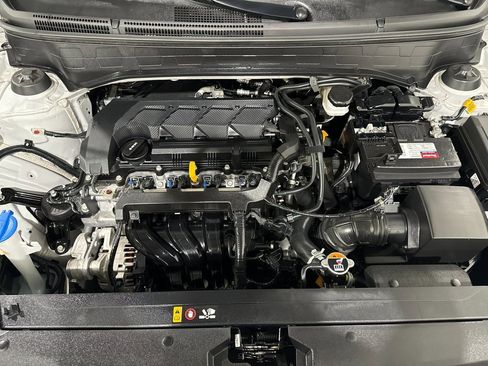 Used 2023 Hyundai Venue SEL image 10