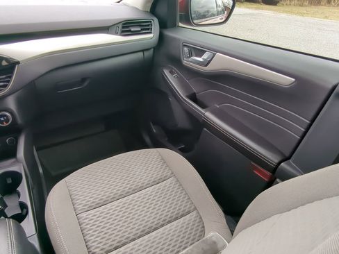 Certified 2021 Ford Escape SE w/ Cold Weather Package image 16