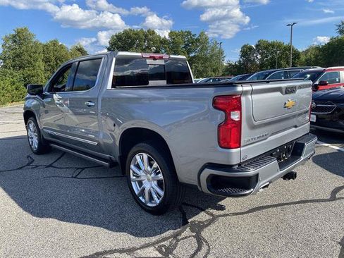 Used 2025 Chevrolet Silverado 1500 High Country AWD/4WD image 7