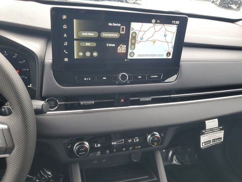 New 2025 Mitsubishi Outlander SE image 15