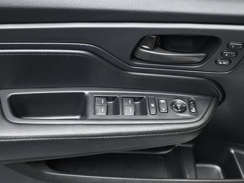 Used 2024 Honda Odyssey Sport image 13
