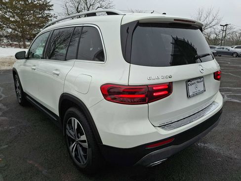 Used 2026 Mercedes-Benz GLB 250 4MATIC image 4