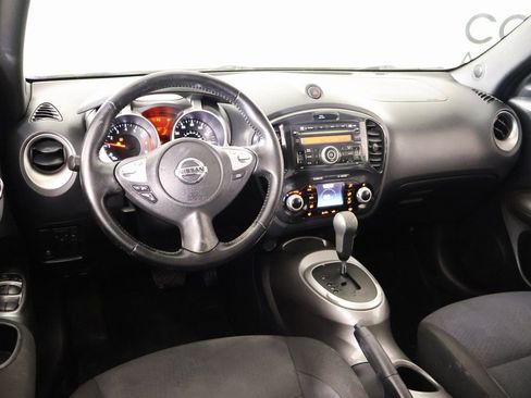 Used 2013 Nissan Juke SV image 2