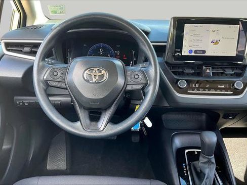 Used 2026 Toyota Corolla LE FWD image 6