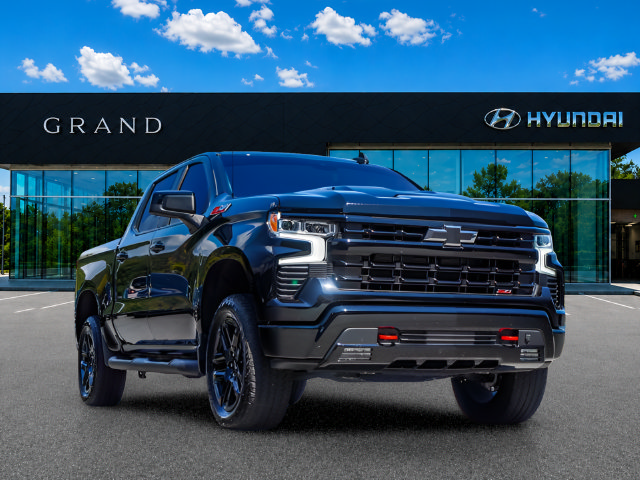 Used 2025 Chevrolet Silverado 1500 LT Trail Boss w/ Convenience Package II AWD/4WD image 8