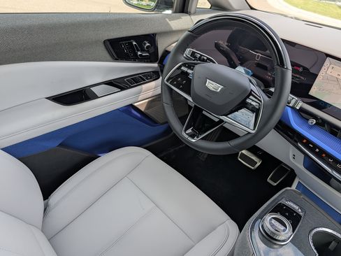 New 2026 Cadillac Optiq Luxury 1 w/ LPO, Floor Liner Package AWD/4WD image 11