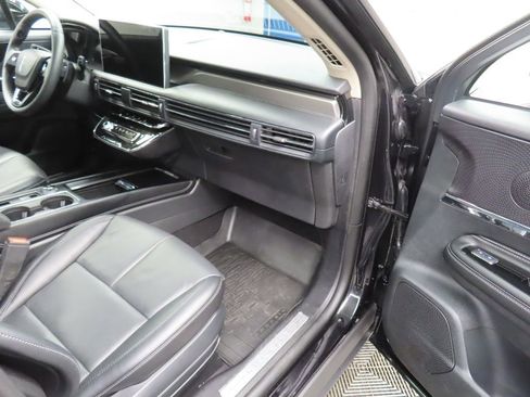 Used 2026 Lincoln Corsair Reserve AWD/4WD image 40