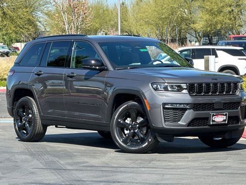 New 2026 Jeep Grand Cherokee Limited image 2