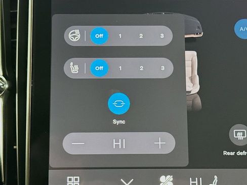 Used 2026 Volvo XC60 B5 Plus w/ Climate Package PRO image 19