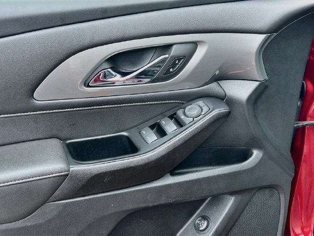 Used 2023 Chevrolet Traverse LT w/ LPO, Floor Liner Package FWD image 14