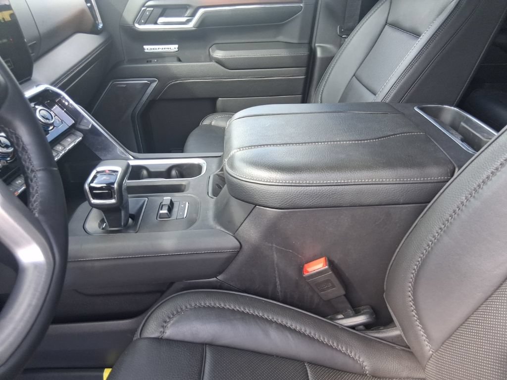 Used 2024 GMC Sierra 1500 Denali w/ Technology Package AWD/4WD image 17