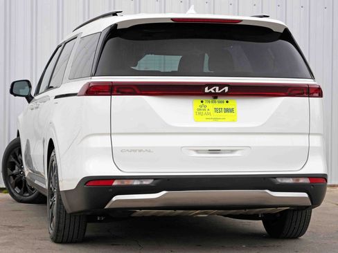 Used 2024 Kia Carnival SX image 6