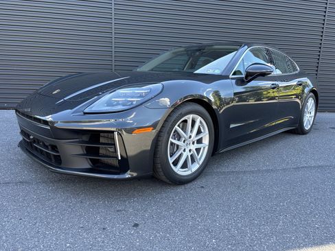 New 2026 Porsche Panamera 4 AWD/4WD image 1