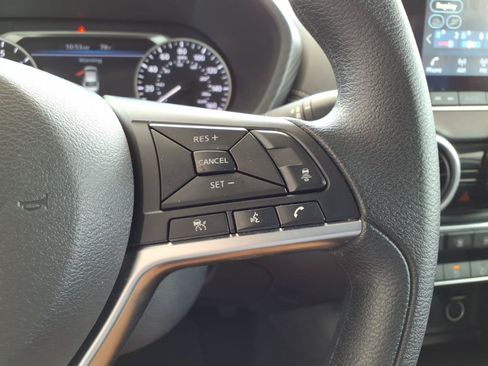 Used 2025 Nissan Sentra SV FWD image 16