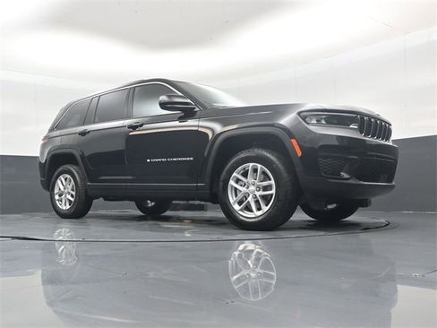 New 2025 Jeep Grand Cherokee Laredo image 38