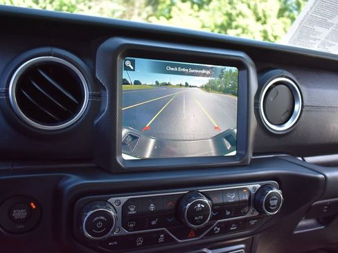 Used 2021 Jeep Gladiator Overland w/ Popular Equipment Package AWD/4WD image 21