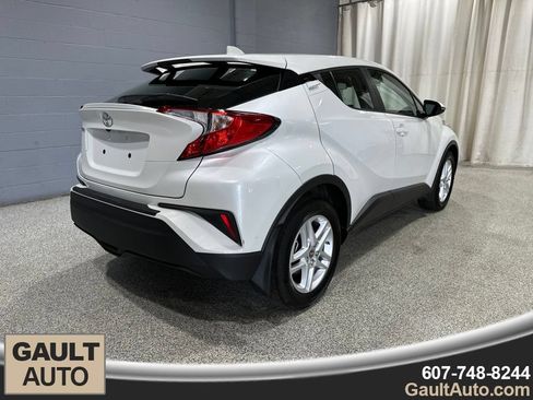 Used 2021 Toyota C-HR LE FWD image 3