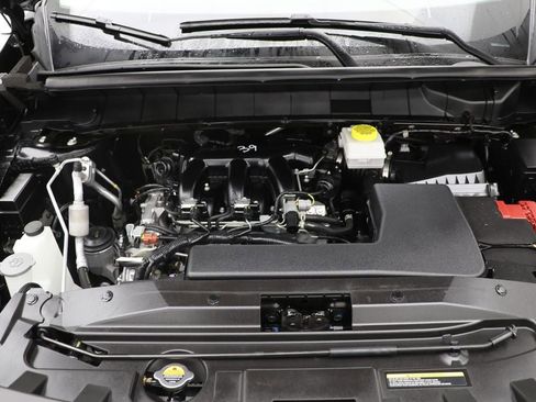 Used 2024 Nissan Pathfinder SV image 24