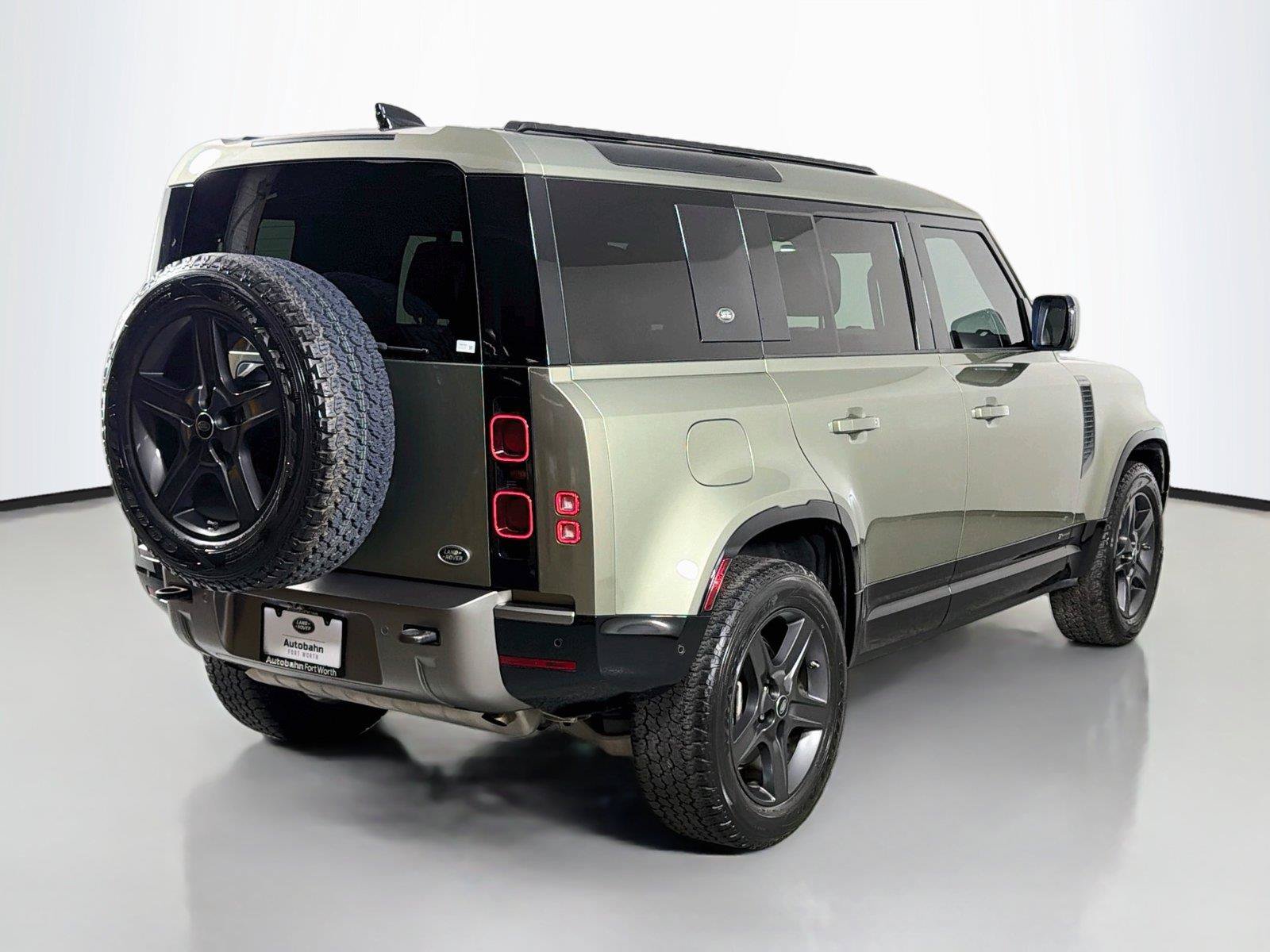 Used 2021 Land Rover Defender 110 X-Dynamic HSE AWD/4WD image 5