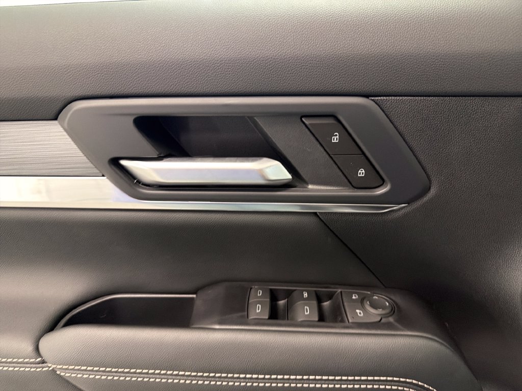 New 2027 GMC Terrain Elevation w/ Elevation Premium Package FWD image 18