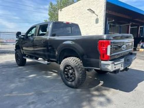 Used 2019 Ford F250 Lariat w/ Lariat Ultimate Package AWD/4WD image 3