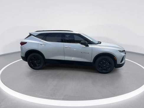 Used 2021 Chevrolet Blazer LT w/ Midnight/Sport Edition FWD image 9