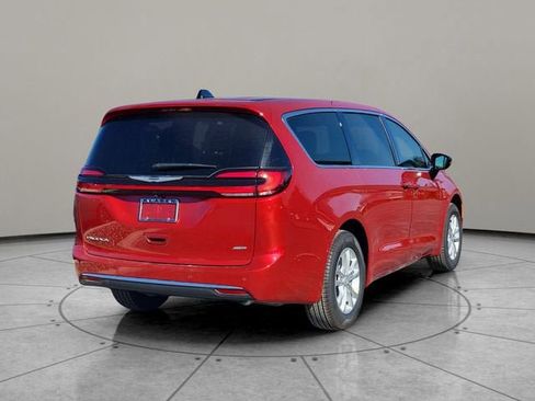 New 2026 Chrysler Pacifica Select AWD/4WD image 12