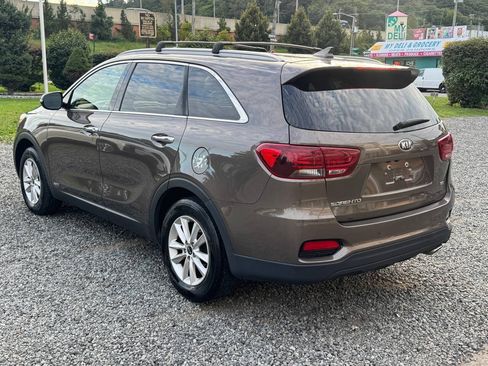 Used 2019 Kia Sorento AWD w/ LX Convenience Package image 7