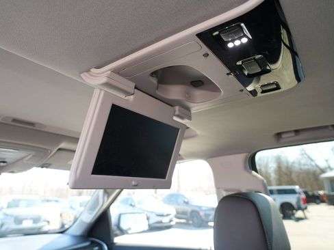 Used 2020 GMC Yukon XL SLT w/ Premium Edition image 24