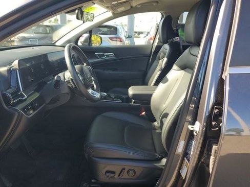 Used 2023 Kia Sportage EX image 17