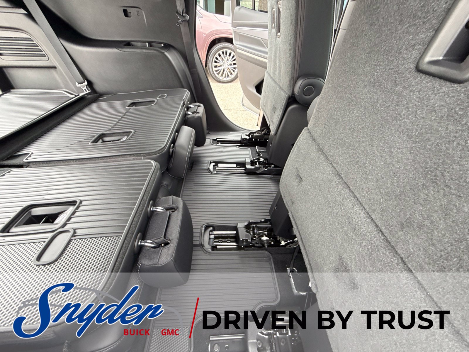 New 2027 Buick Enclave Sport Touring w/ Power Package FWD image 19