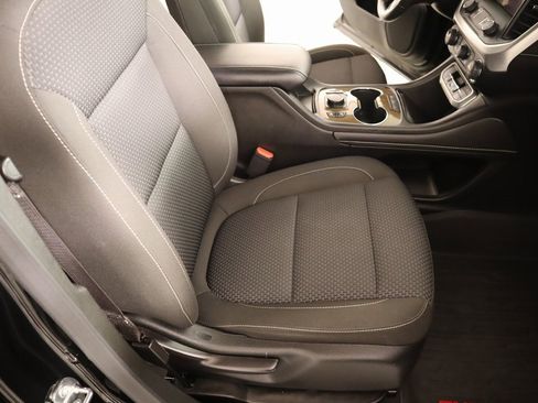 Used 2023 GMC Acadia SLE w/ Driver Convenience Package image 14