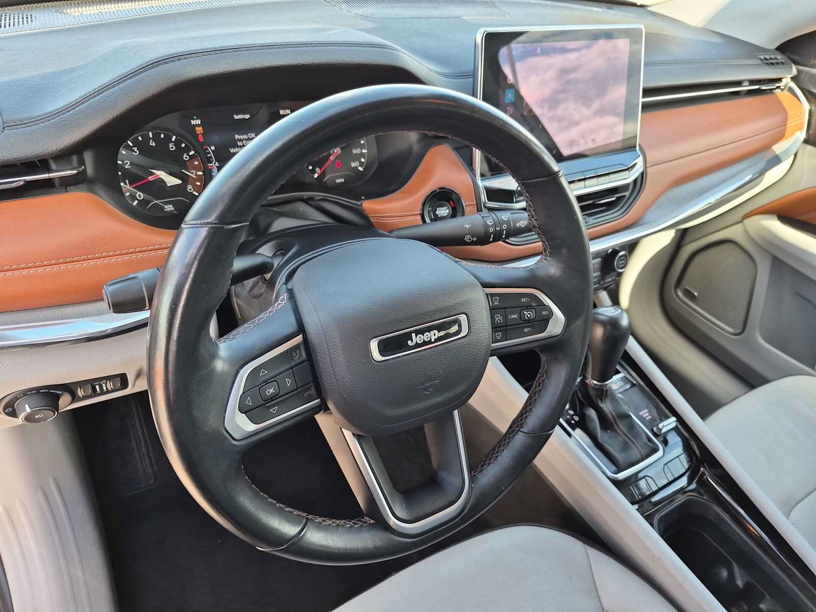 Used 2022 Jeep Compass Limited w/ Sun and Sound Group AWD/4WD image 2