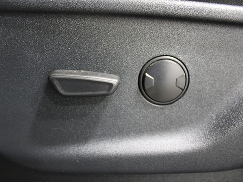 Used 2025 Ford F250 XLT AWD/4WD image 4