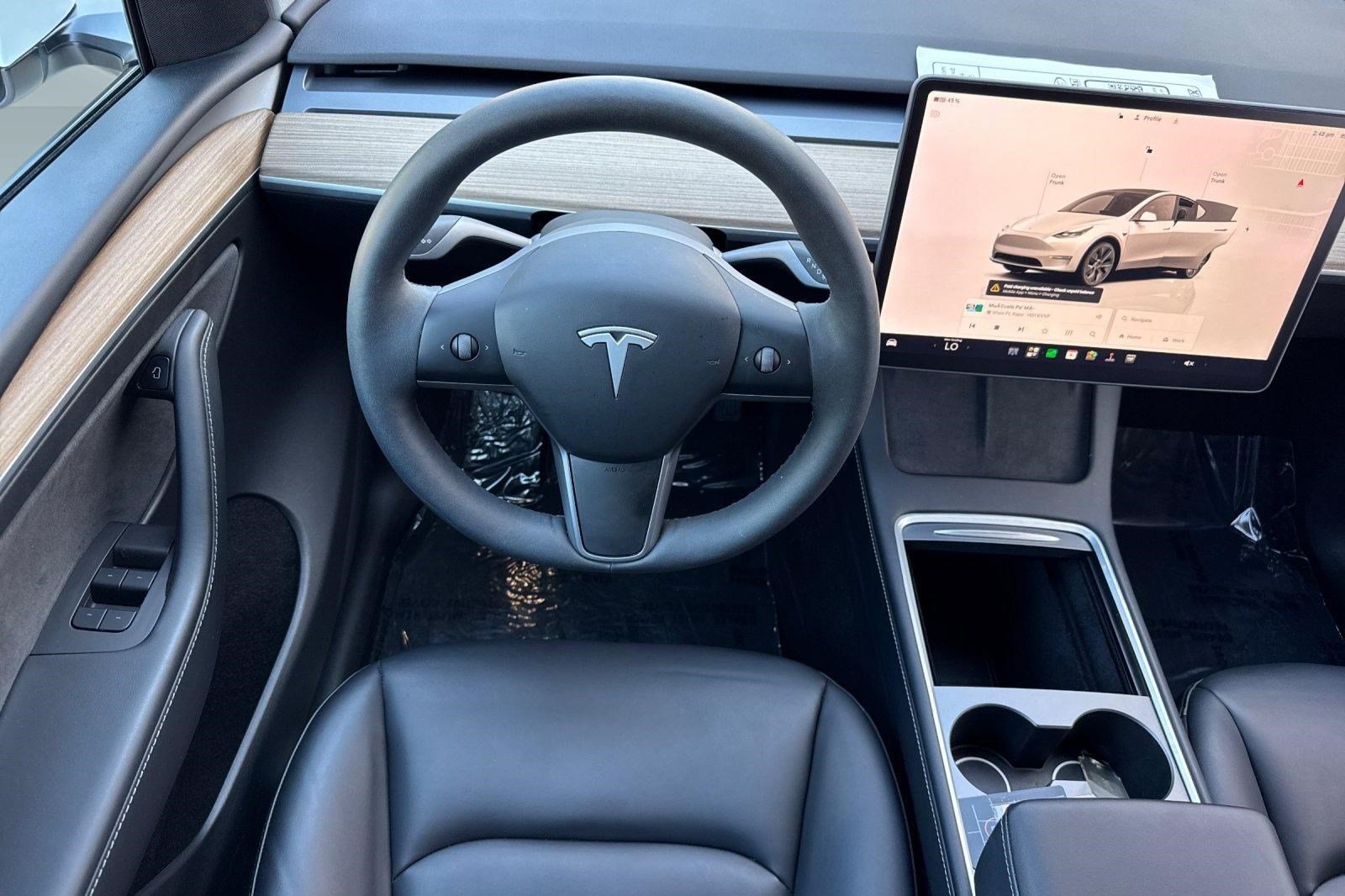 Used 2025 Tesla Model Y Long Range AWD/4WD image 29