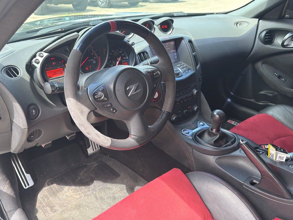 Used 2019 Nissan 370Z NISMO RWD image 6