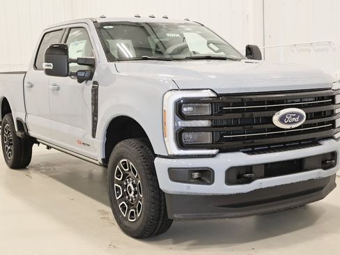 New 2025 Ford F350 Platinum w/ FX4 Off-Road Package image 2