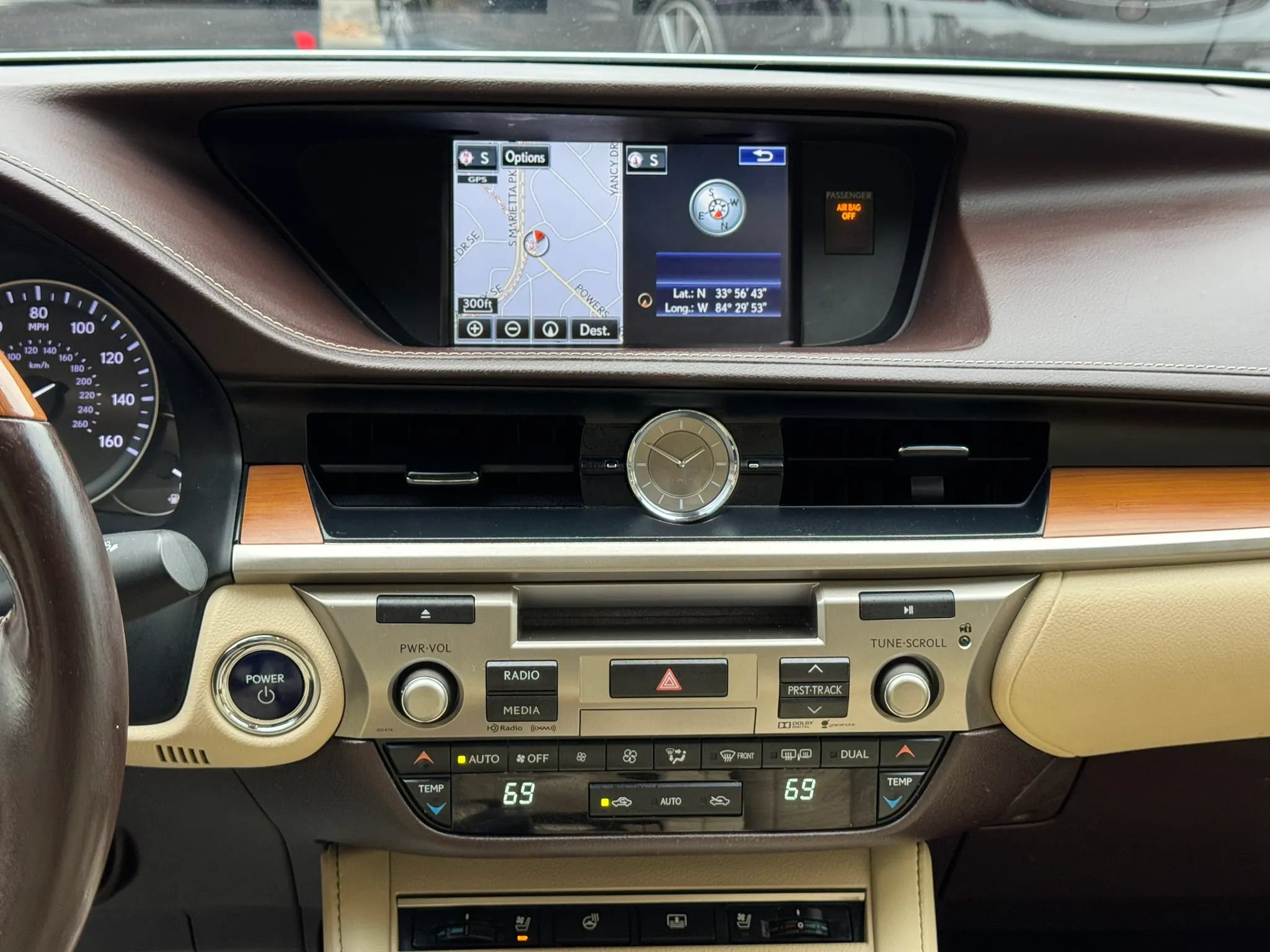 Used 2016 Lexus ES 300h FWD image 17