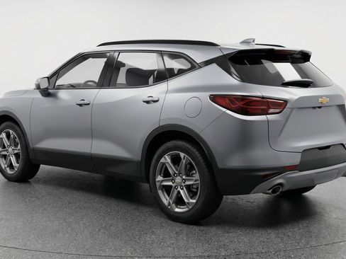 Used 2025 Chevrolet Blazer LT FWD image 6