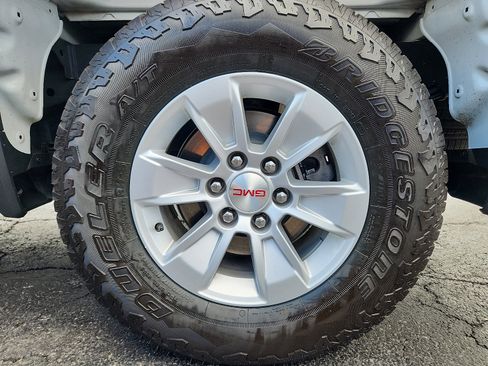 Used 2024 GMC Sierra 1500 Pro w/ Pro Value Package AWD/4WD image 8