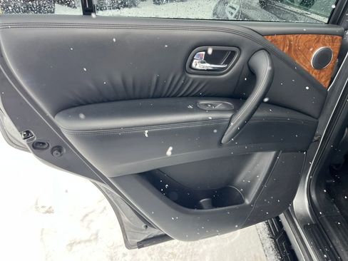 Used 2024 Nissan Armada SL image 21