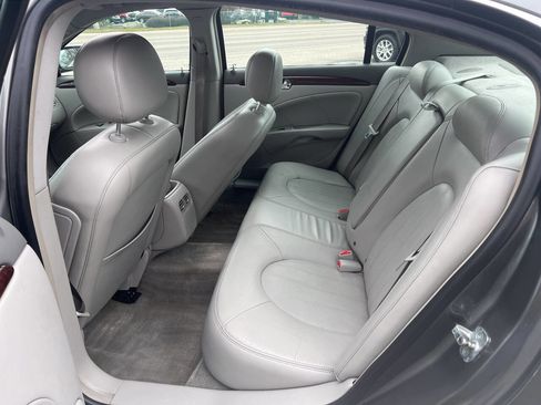 Used 2007 Buick Lucerne CXL image 18