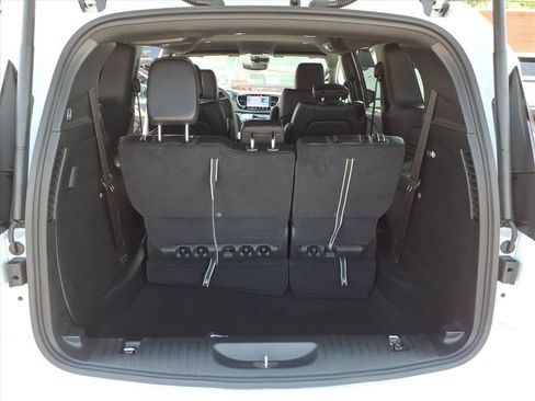 New 2027 Chrysler Pacifica Select FWD image 15