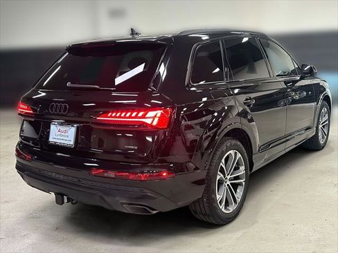 Used 2025 Audi Q7 2.0T Premium w/ Convenience Plus Package image 4